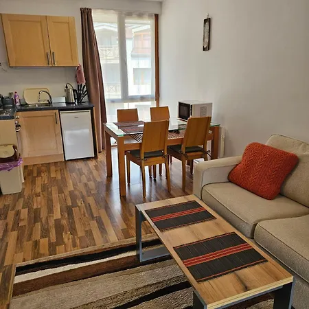 Pirin Heights A-21 близо до пистата *